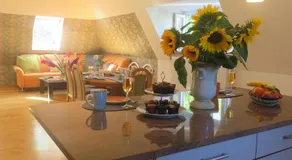 Schoenbrunn Gardens Deluxe Apartment - Image 3