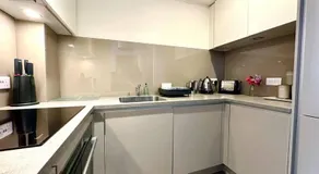 Beautiful Couples Retreat - FREE Parking & WiFi - 1 Minute walk to Poole Quay - Great Location - Free Parking - Fast WiFi - Smart TV - Newly decorated - sleeps up to 2! Close to Poole & Bournemouth & Sandbanks - Image 4