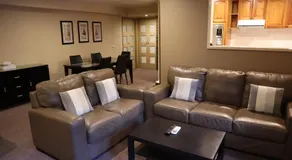 Bright Chalet - Image 2