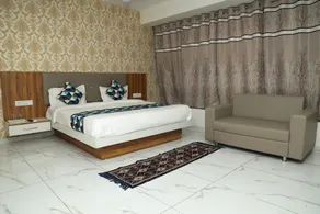 Hotel Rising,Ahmedabad - Image 2