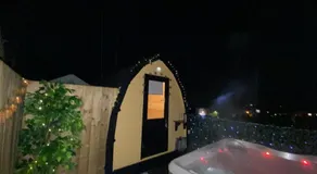 Arch Pod & Hot Tub - Image 4