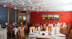 Alhambra Hotel - Image 2