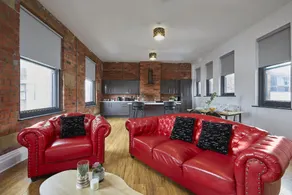 Hayy Apartments Stylish & Central Stays in Barnsley - Image 2