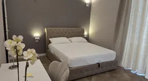 Numistrano Room - Image 2