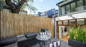 Spacious Glebe Luxe House 2BR, 2BA, Free Lockable Parking and Entertainer's Kitchen - Image 5