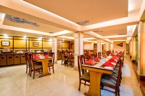 Summit Ttakshang Residency Hotel & Spa 2 Mins Walk to MG Marg - Image 5