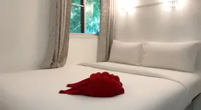 Red Samed Party House - Image 2