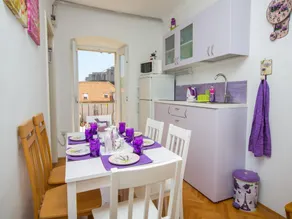 Guest House Gugily- Double Room with Shared Bathroom - Image 4