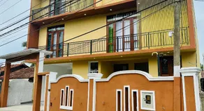 Golden Villa - Image 5