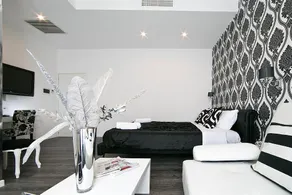 Rome Key Luxury House - Image 2