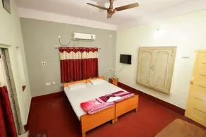 Hotel Evergreen - Image 1