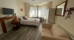 Earls Lodge - Image 2