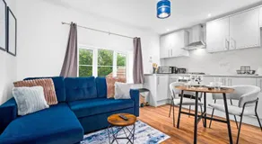 Comfortable 1 Bed Apt, Sleeps 4, Great for Contractors, Families and Leisure Stays, West Midlands, near Birmingham, Edenwood Residence - Image 2