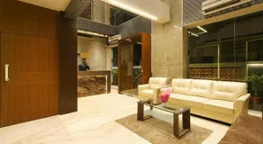 Mumbai House Luxury Apartments, Santacruz East - Image 2