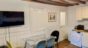 Opera Louvre HolidayApartment - Image 3