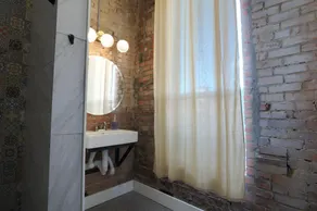 Deep Ellum Hostel - Image 2