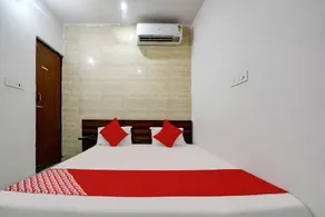 Hotel O Town Palace - Image 2