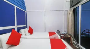 Airport A4 Transit Hub - Eco Chalets - FREE Airport Pick Up & Drop 24HRS - Image 2