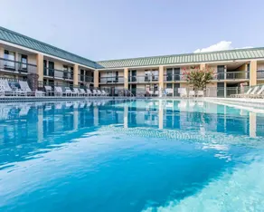 Days Inn by Wyndham Hinesville Near Fort Stewart, Newly Renovated, Free Hot Breakfast, Restaurant and Bar - Image 5