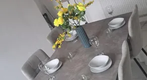 Large 3 bedroom house, Perfect for business stays, long-term projects, and family getaways, Sleeps 5 people - Image 4