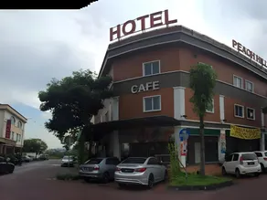 Peach Hill Hotel & Cafe - Image 5