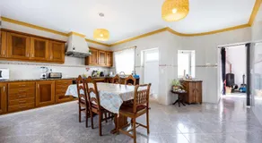 Local Guesthouse - Image 3
