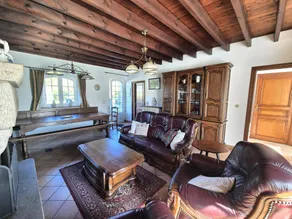 Spacious Family Home Near the Sea - Image 2