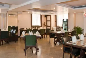 Hotel Green Acres - Image 3