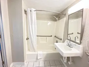 Inn at Lebanon - Image 2