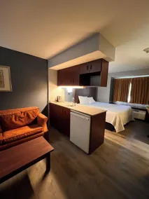 BlissPoint Inn & Suites, Northwood - Image 2