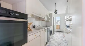 Cozy, Private Parking and Office with Screen 74 m2 - Image 5
