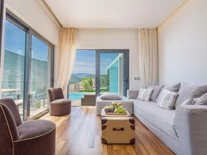 Beautiful Villa With Private Pool - Image 2