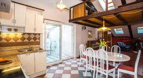 Riva Royal View Luxury Apartments - Image 4