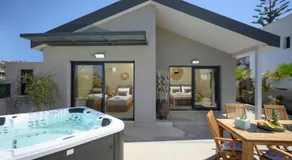 Sun Ray Beach Life Villa - Image 2