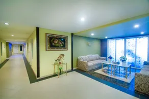 BH Business Hotel - Image 5