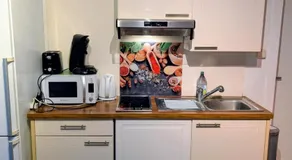 Central and convenient studio near supermarkets and public transports - Image 4