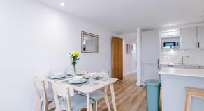Hilltop Serviced Apartments-Stockport - Image 5
