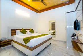 Hotel Vertigo Hills - Image 2