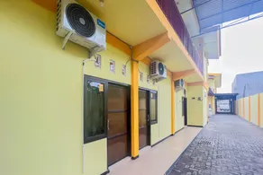 Sion Homestay Mitra RedDoorz near Terminal Kertajaya Mojokerto - Image 3