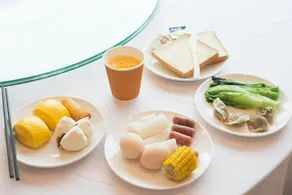 Yijian Holiday Hotel - Image 5