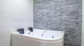 Royal Playa Suite and Apartament -private parking- self chek out - Image 3