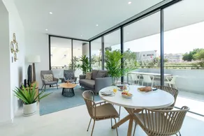 Lagos Deluxe 1 With Pool by Homing - Image 3