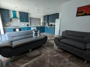 Red Hill Corner spacious home - Image 2