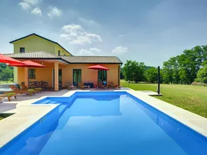 Villa in Pazin with Private Pool - Image 4