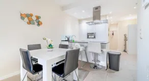 Center of Antwerp - Fully Renovated - Private Indoor Parking - Image 3