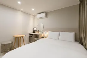 Hotel Picasso - Image 5