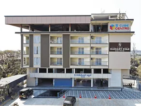 Hotel Radiant Star Suites - Image 4