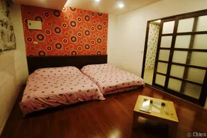 Luodong Night Market Flower B&B - Image 2
