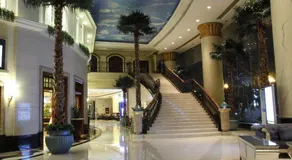 The Royal Marina Plaza Hotel Guangzhou - Image 2