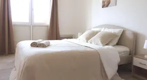 Appartement avec 2 chambres et parking privé - Image 5
